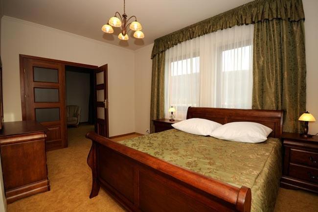 Hotel Salamandra Hoczew Exteriör bild
