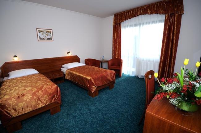 Hotel Salamandra Hoczew Exteriör bild