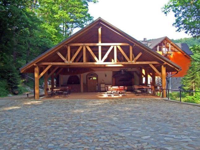 Hotel Salamandra Hoczew Exteriör bild
